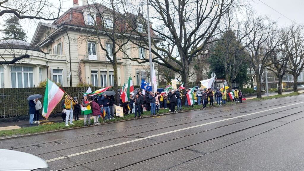 Iranische Demonstration zur Unterstützung des landesweiten Aufstands in Bern